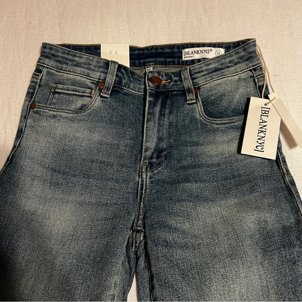 Blank NYC NWT high rise mini flare jeans size 25 - Picture 3 of 9